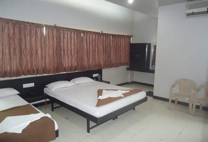 Hotel Adarsh Deluxe Lodge, Kolhapur 4
